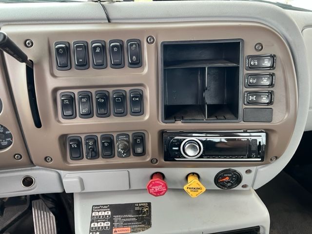 2007 MACK 600CXN - Image 19